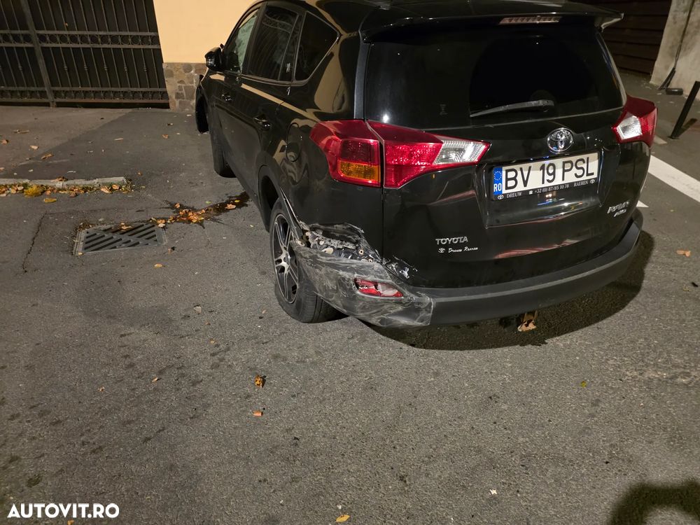 Toyota RAV4 2.2 D-4D 4x4 Automatik Comfort - 6