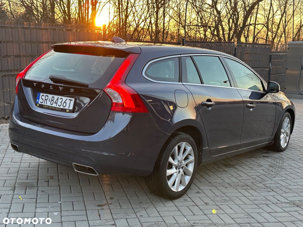 Volvo V60 D4 Momentum - 5