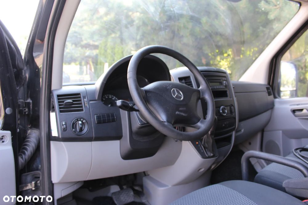 Mercedes-Benz Sprinter - 16