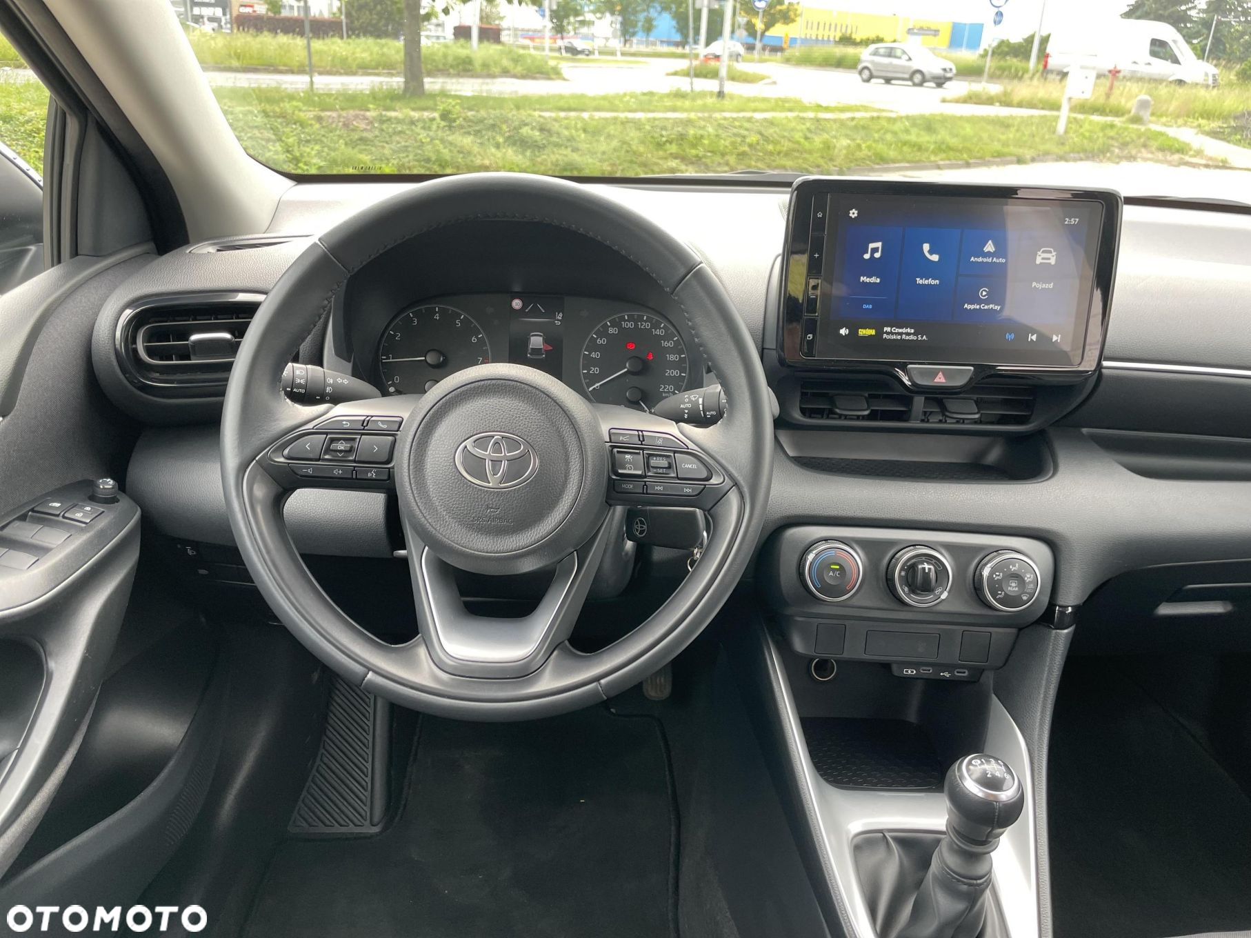 Toyota Yaris 1.5 Comfort - 12