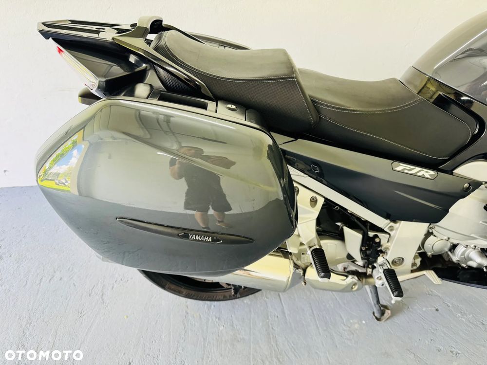 Yamaha FJR - 24