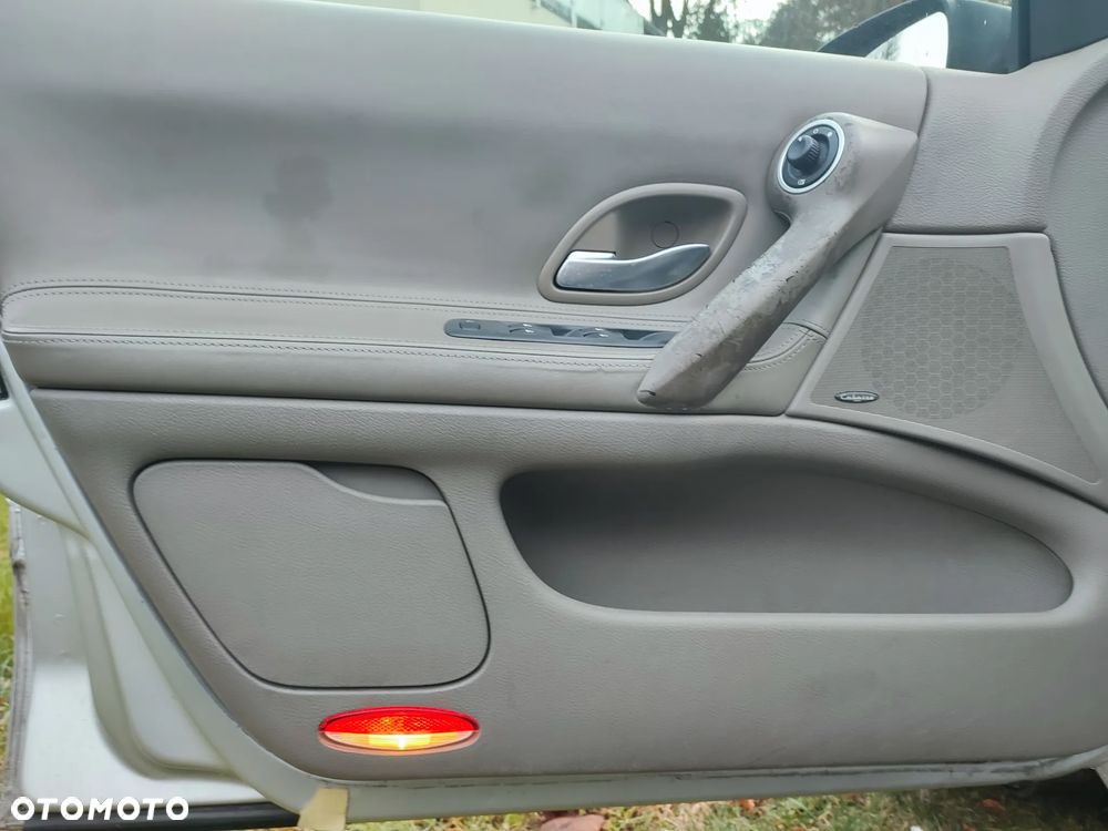 Renault Laguna 2.0 dCi FAP Initiale - 20