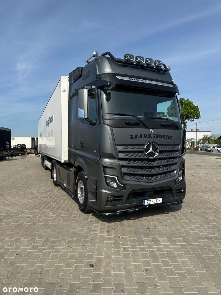 Mercedes-Benz ACTROS - 7