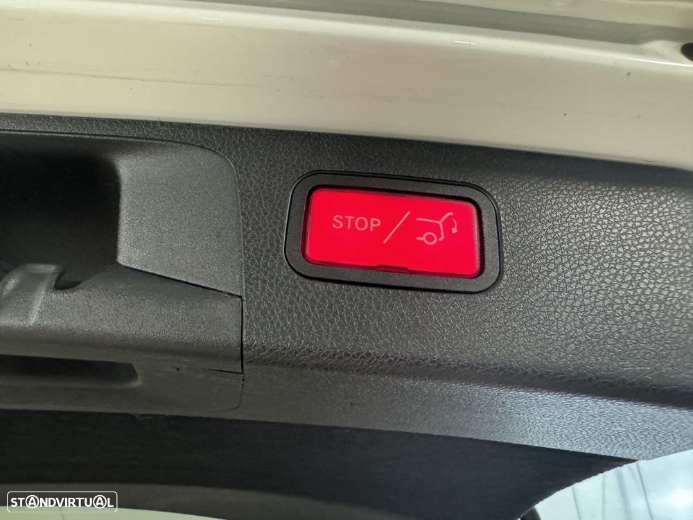 Mercedes-Benz E 220 d 4-Matic All Terrain Avantgarde + — fotografia 36