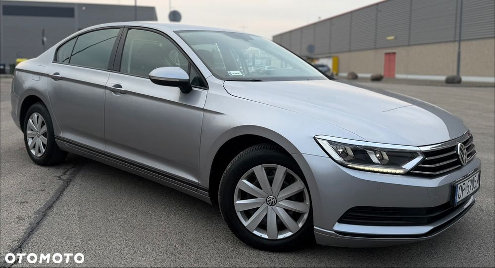 Volkswagen Passat 1.6 TDI BMT Comfortline - 9