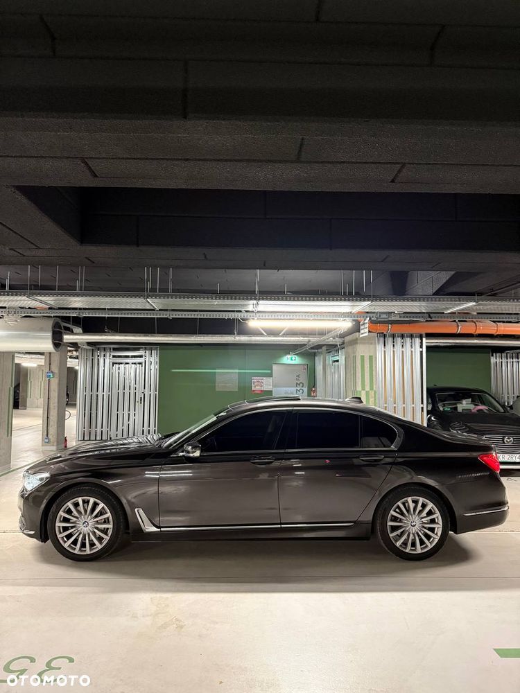 BMW Seria 7 740d xDrive - 9