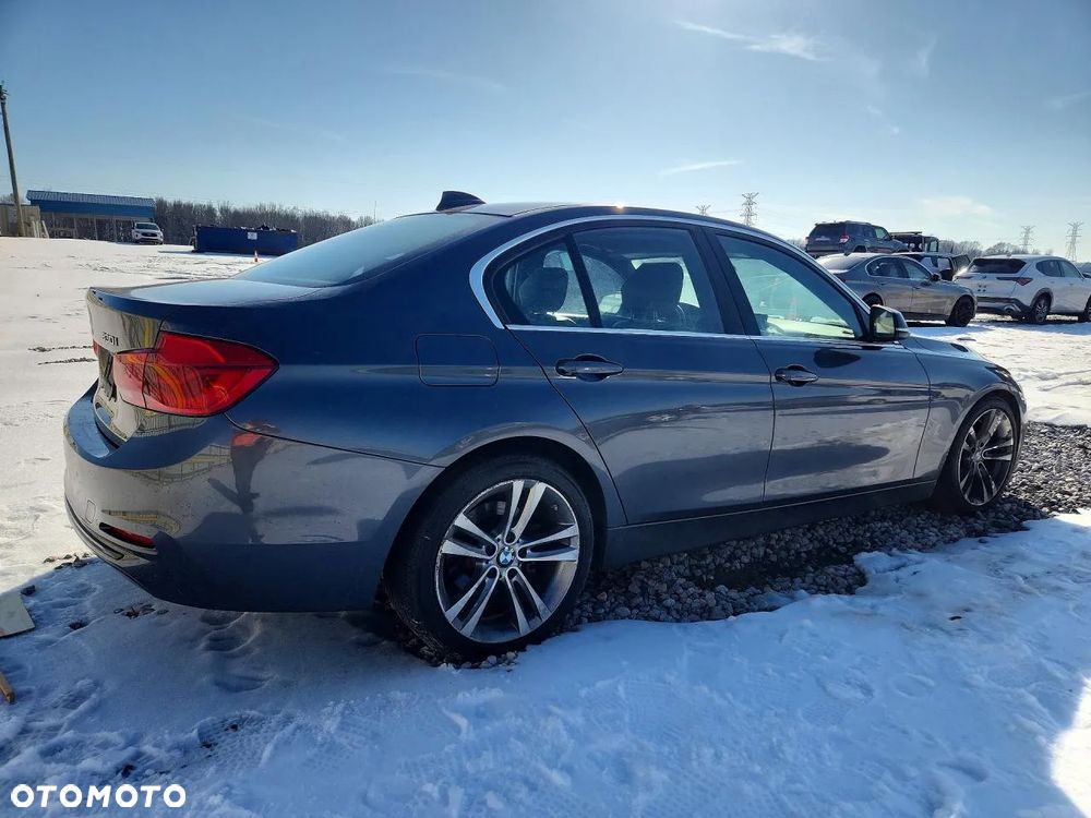 BMW Seria 3 330i xDrive Sport Line - 4