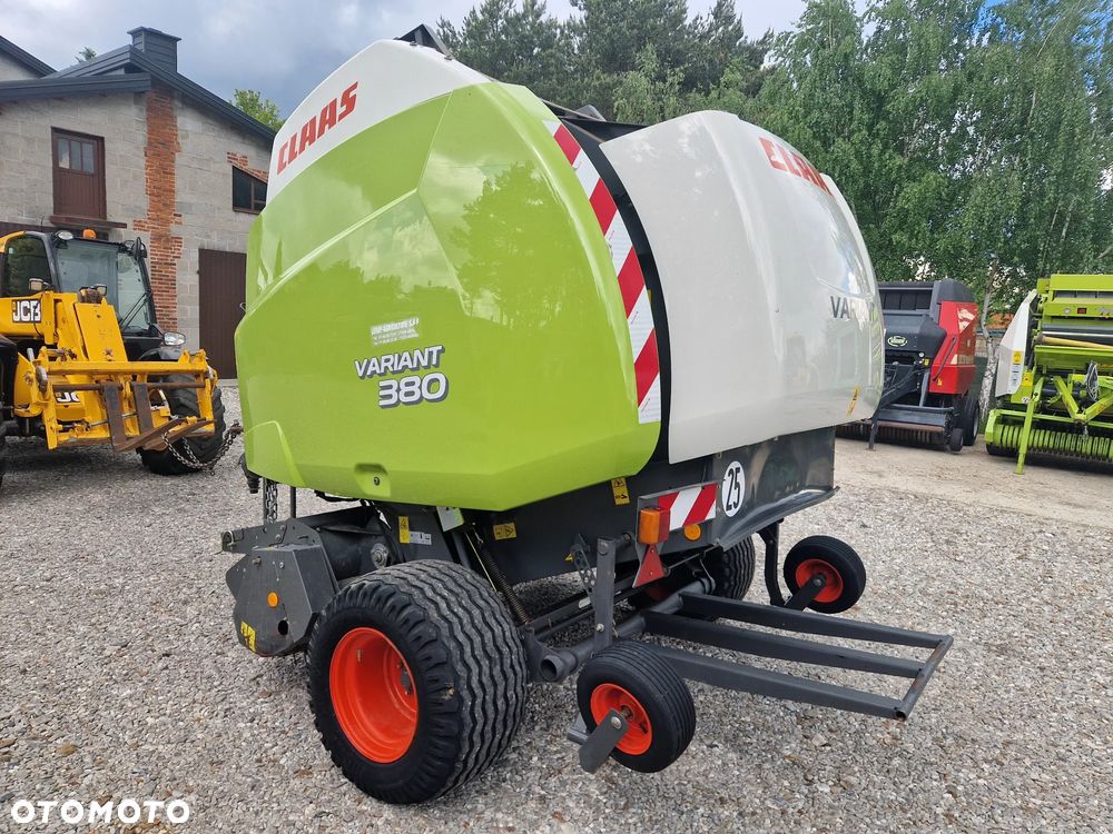 Claas VARIANT 380 - 3
