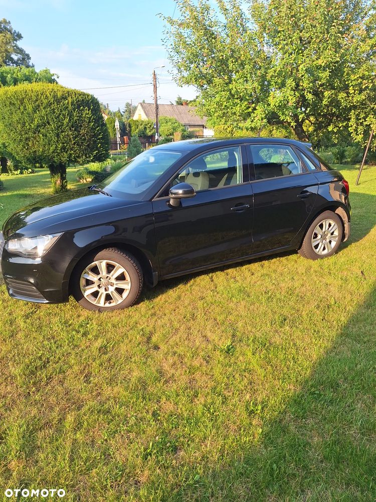 Audi A1 Sportback 1.6 TDI Attraction - 2