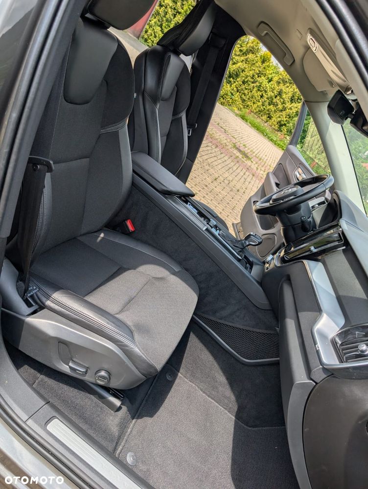 Volvo XC 60 D4 AWD Momentum - 28