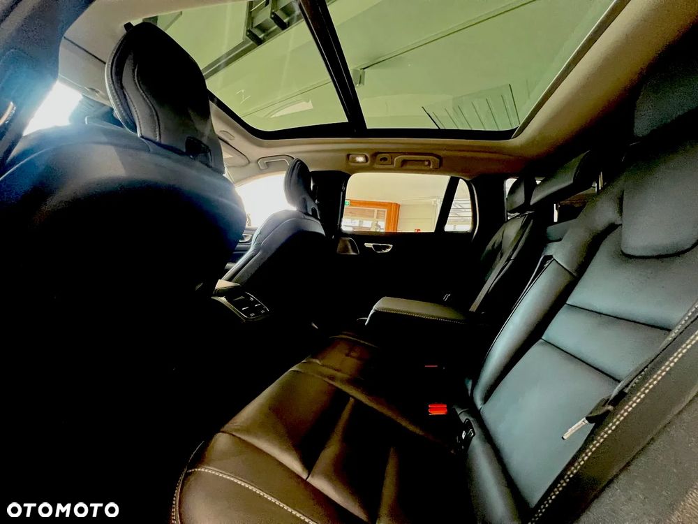 Volvo V60 B5 B AWD Ultimate Dark - 23