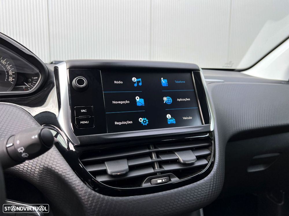 Peugeot 2008 1.5 BlueHDi Style - 24