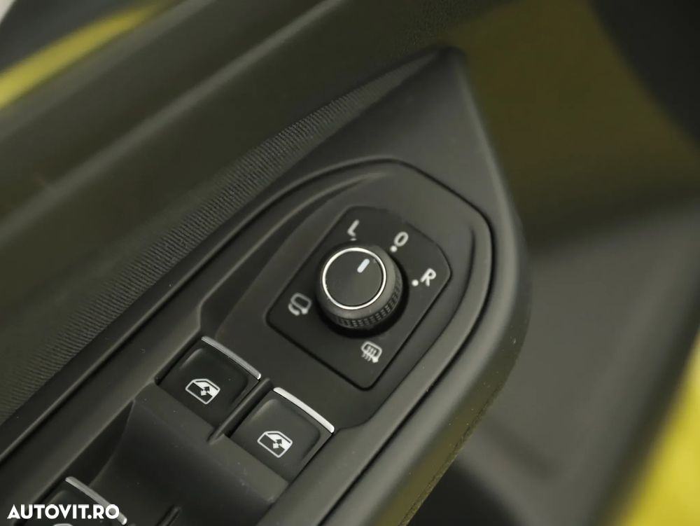 Volkswagen Golf 1.5 eTSI ACT DSG MHEV Style - 24