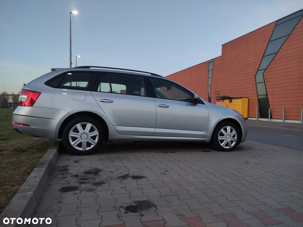 Skoda Octavia 1.6 TDI Ambition DSG - 14
