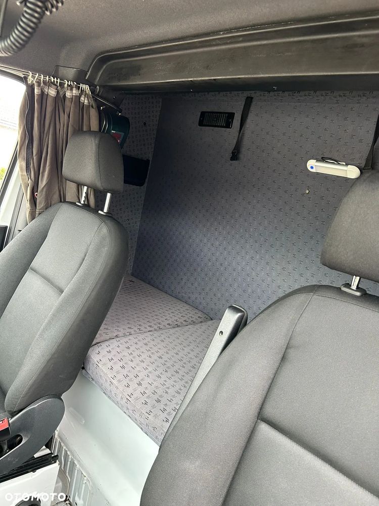 Mercedes-Benz Sprinter - 20