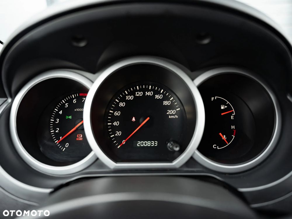Suzuki Grand Vitara 2.0 Comfort + Family - 20