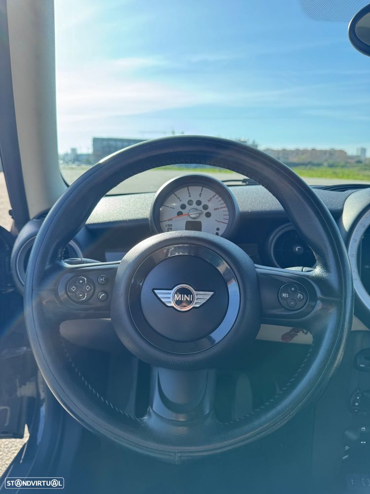 MINI 3 Portas One D - 8