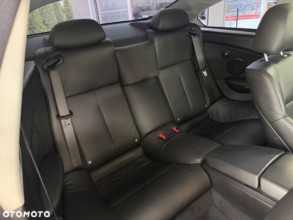 BMW Seria 6 650 i - 31