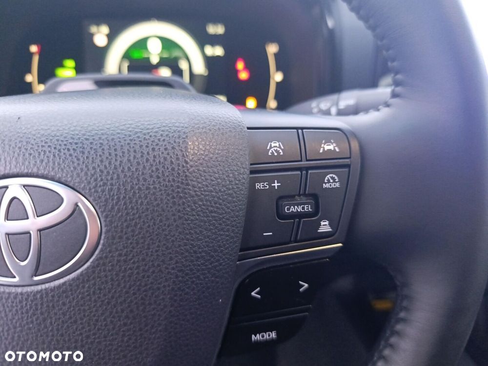 Toyota Camry - 31
