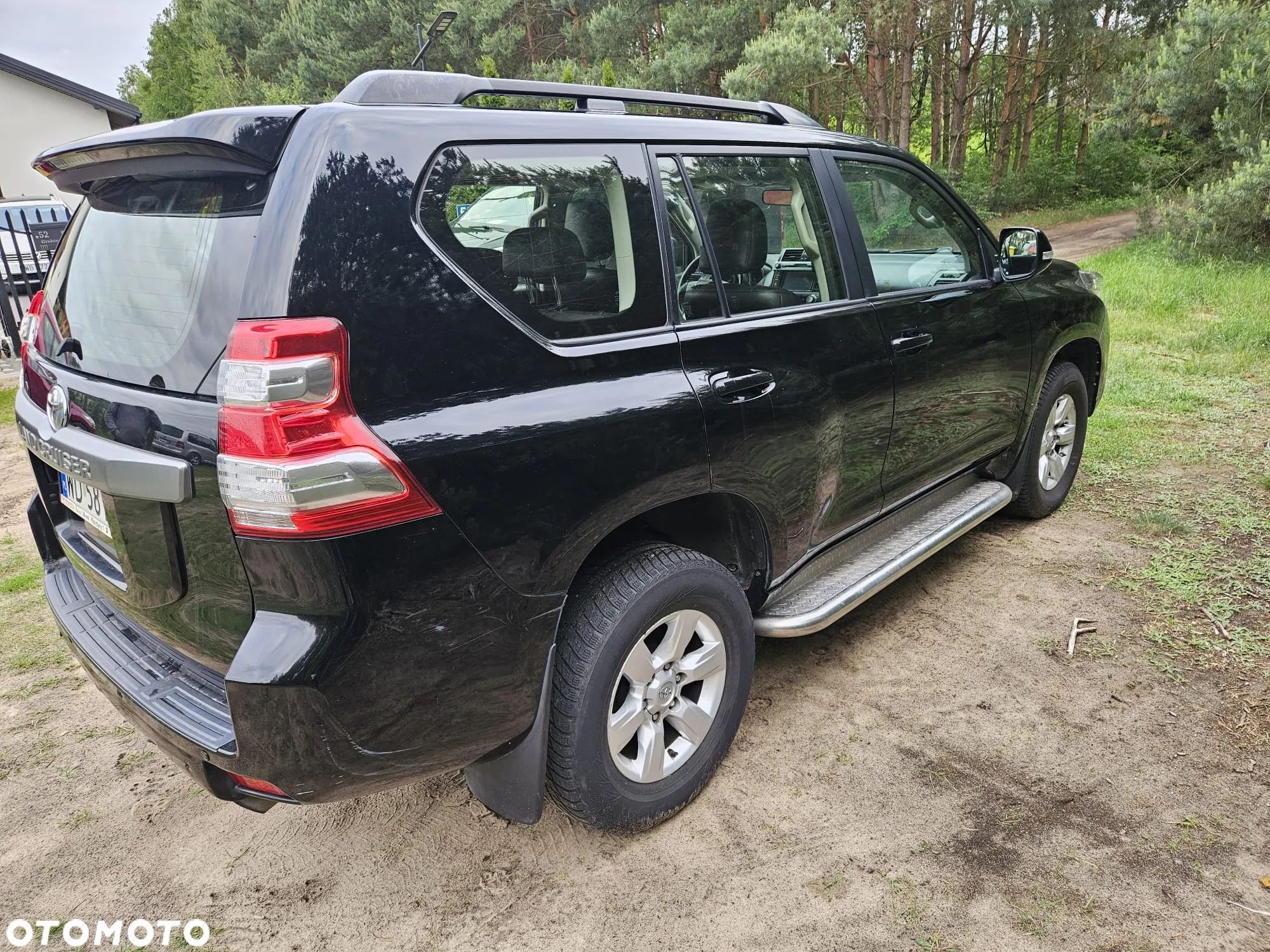 Toyota Land Cruiser - 1
