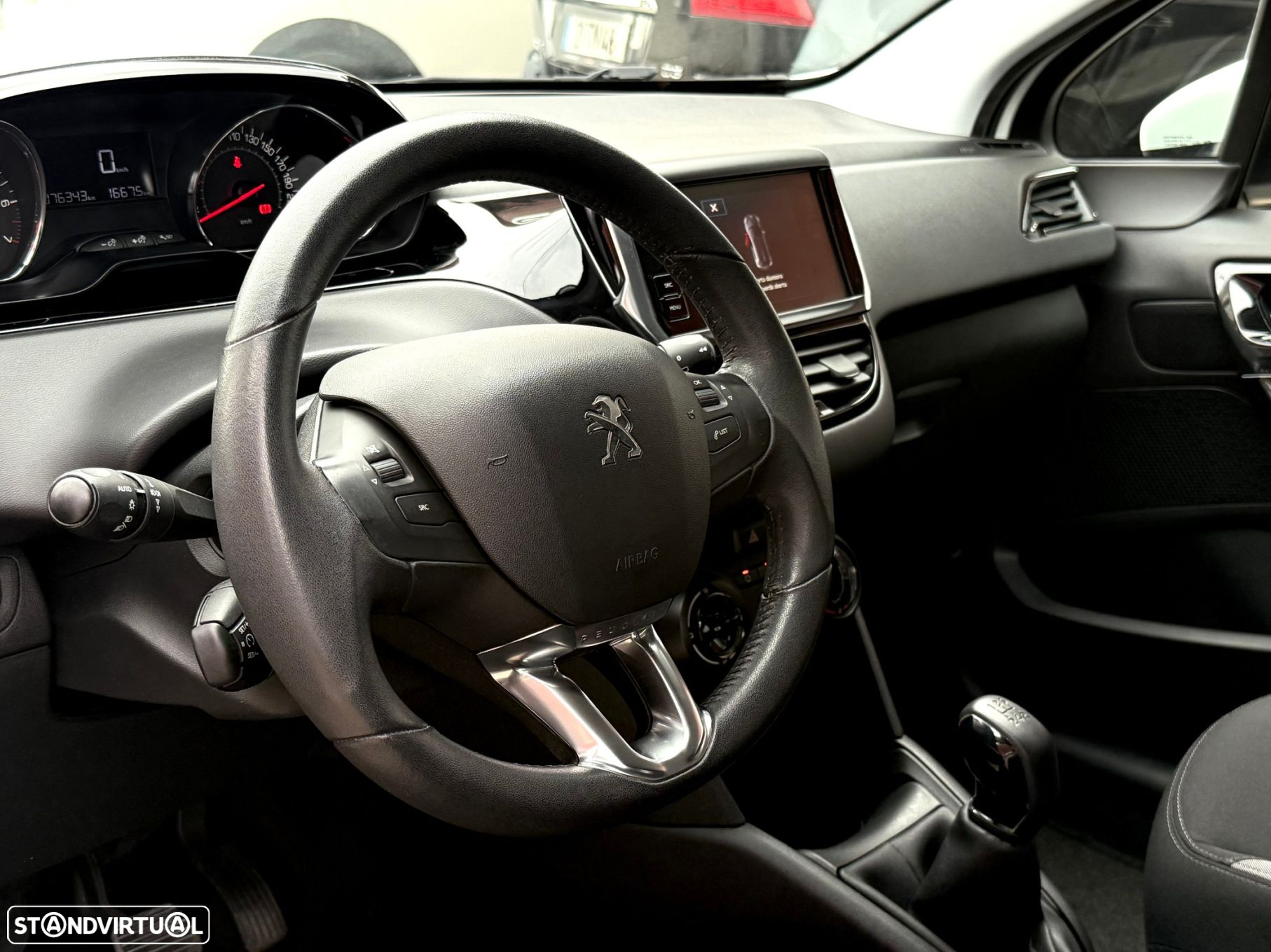 Peugeot 208 1.2 PureTech Style - 6