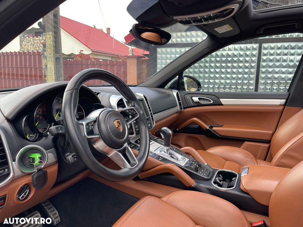 Porsche Cayenne Tiptronic S - 27