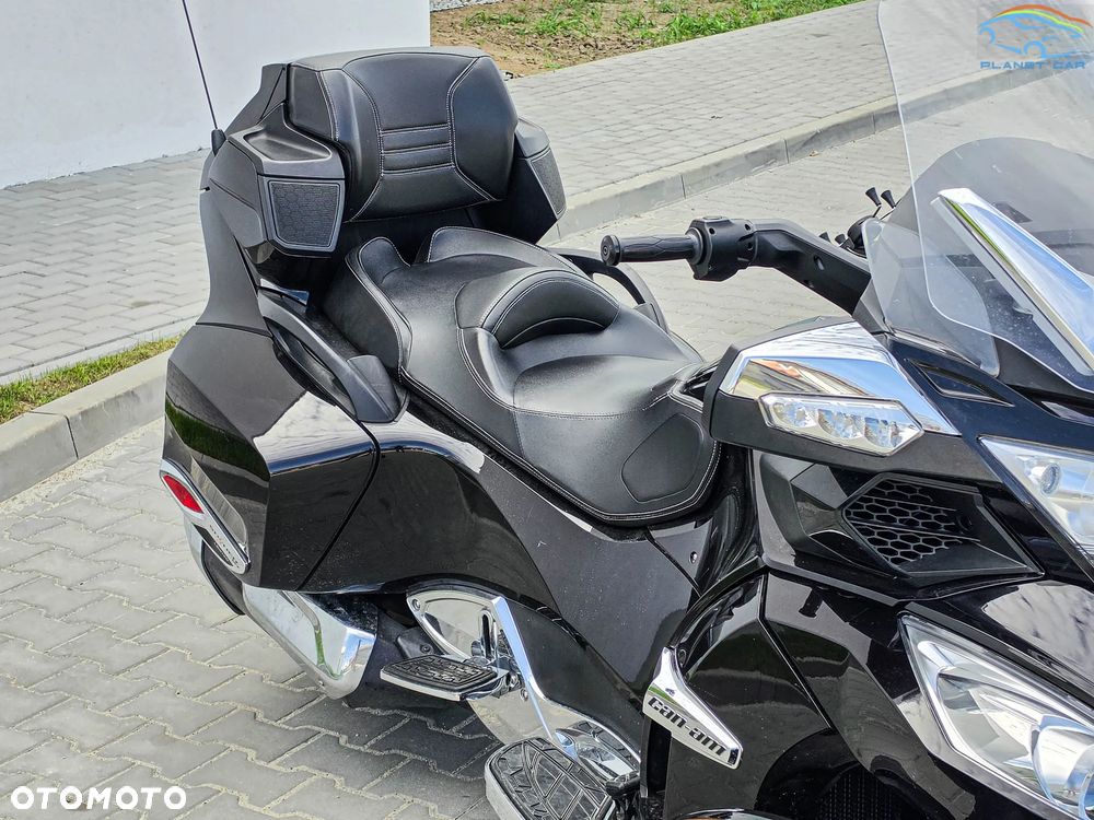 Can-Am Spyder - 16