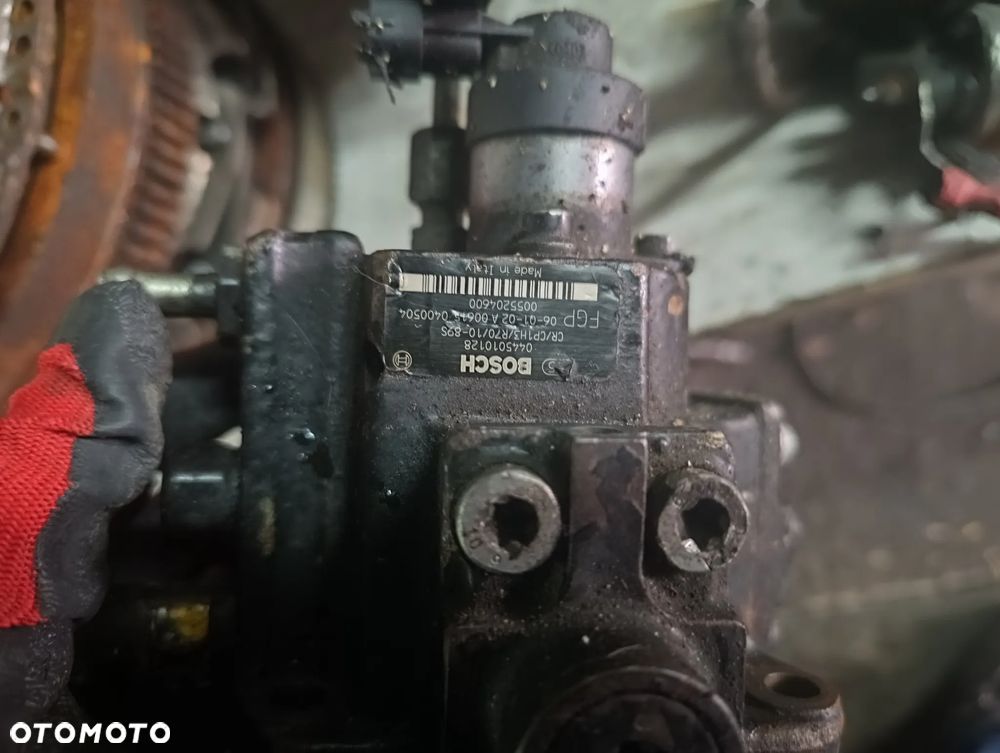 Pompa wtryskowa Opel vectra c 1.9 cdti 0445010128