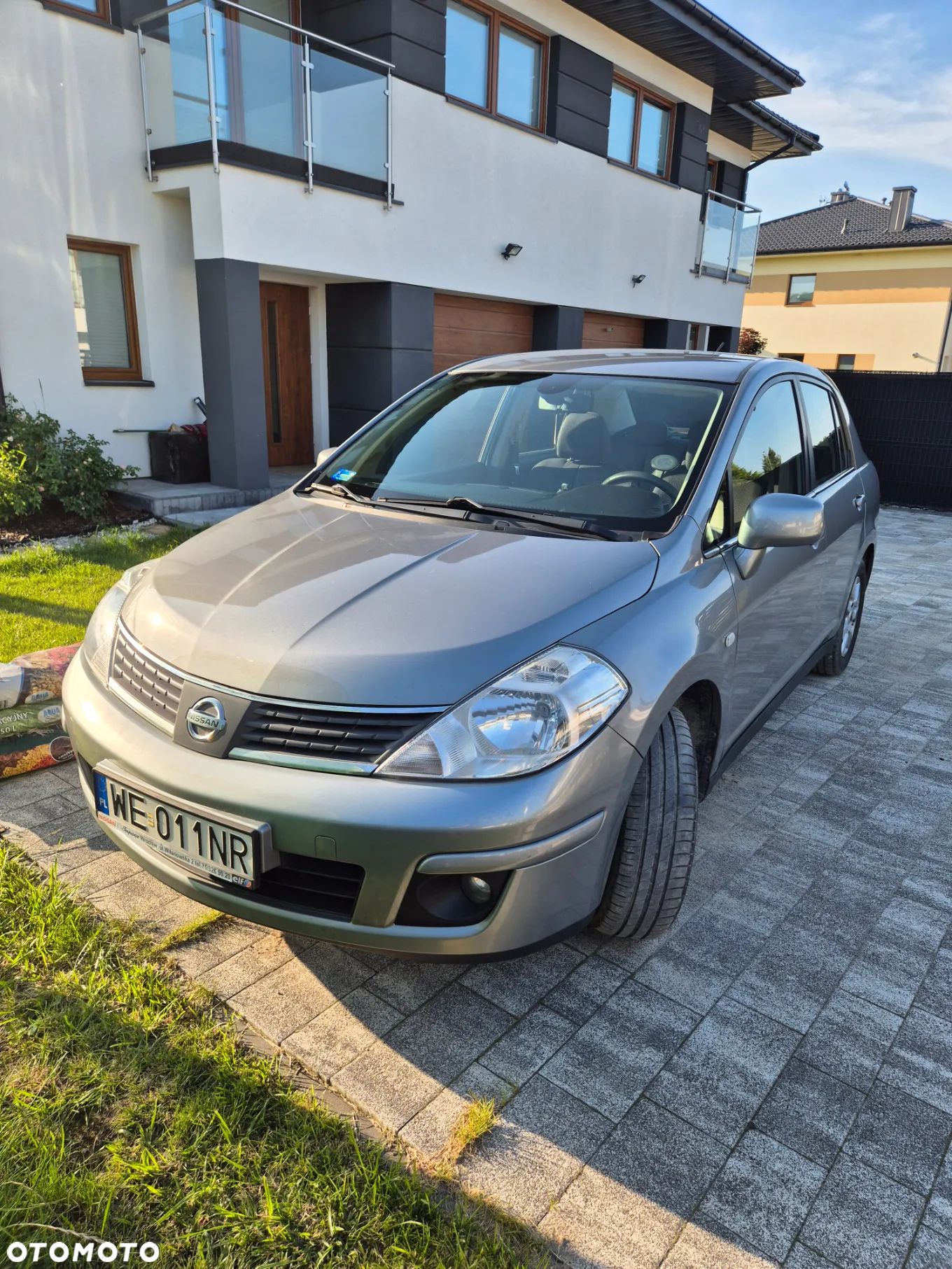 Nissan Tiida - 1
