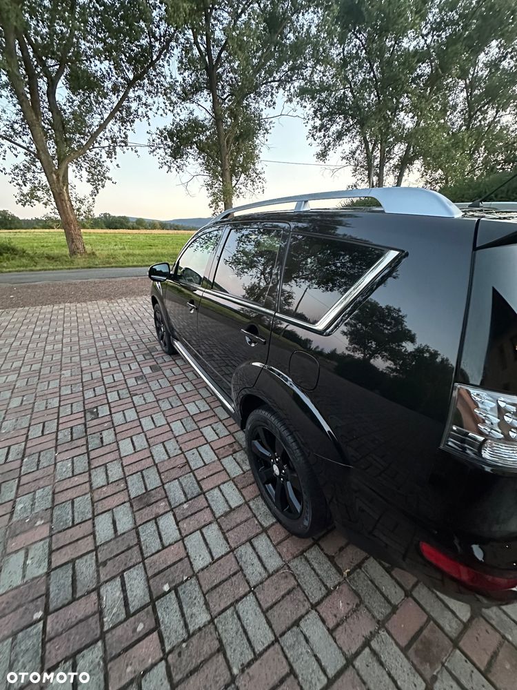 Mitsubishi Outlander 2.0 DID Intense + - 3
