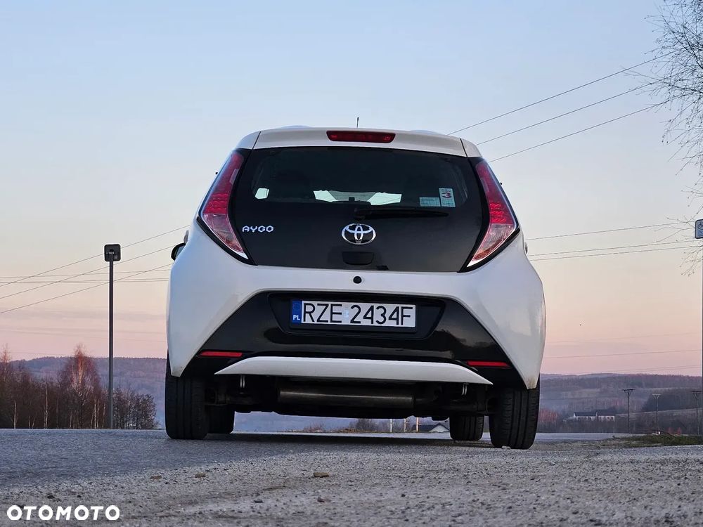 Toyota Aygo City - 5