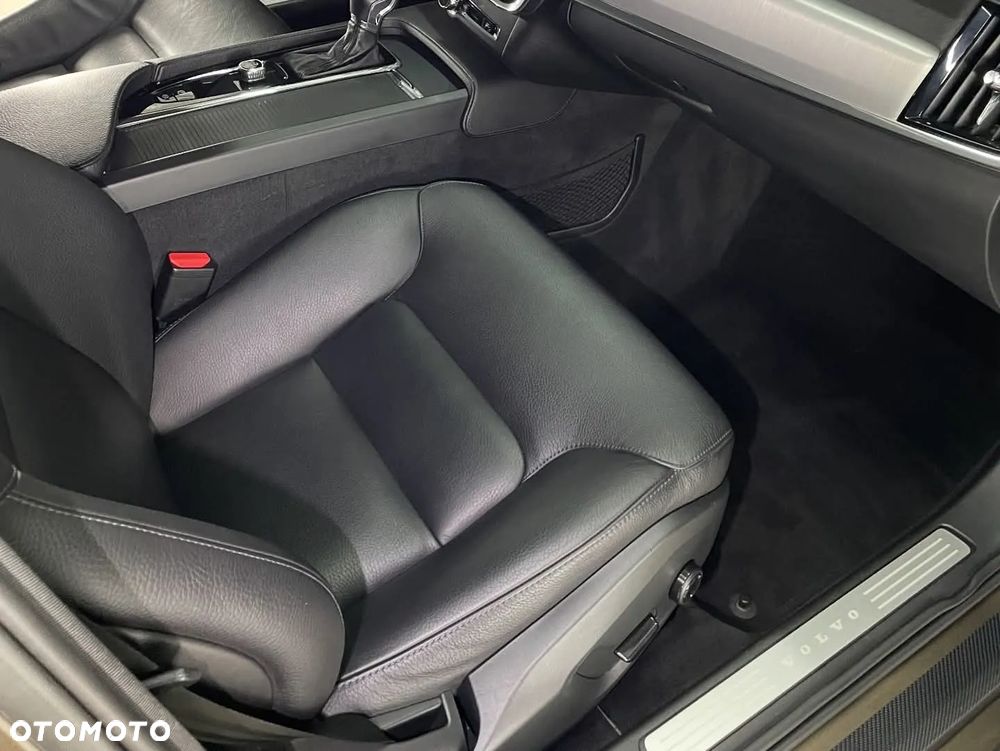 Volvo V90 D3 Momentum Pro - 4