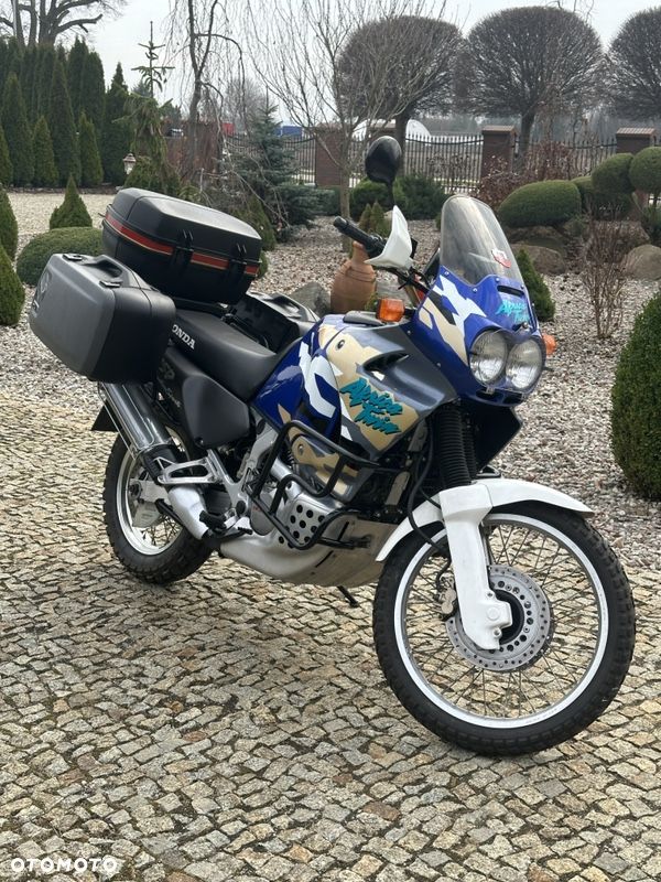 Honda XRV