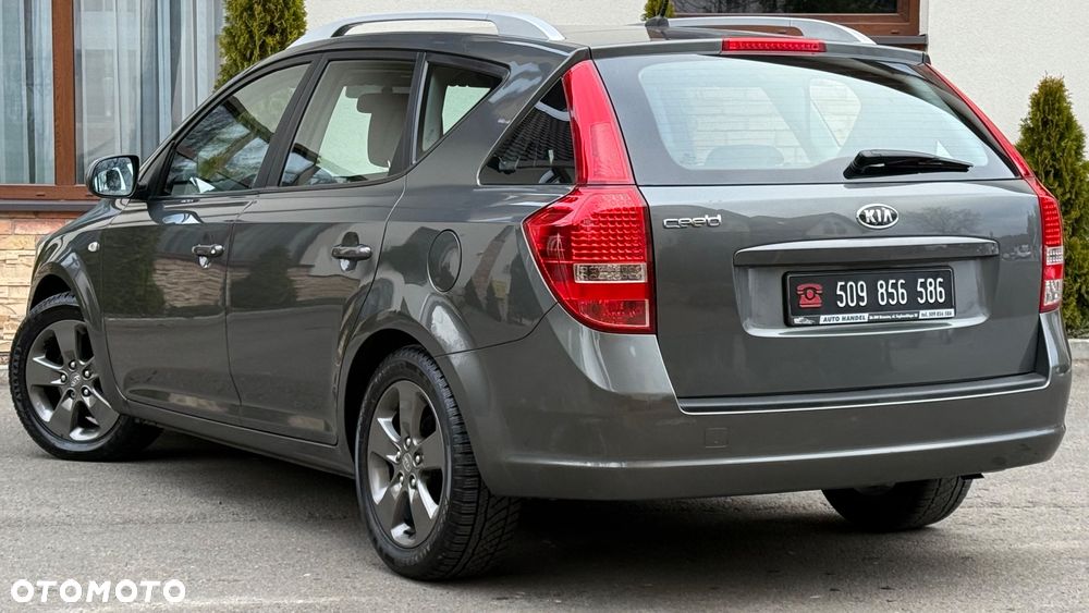Kia Ceed - 4