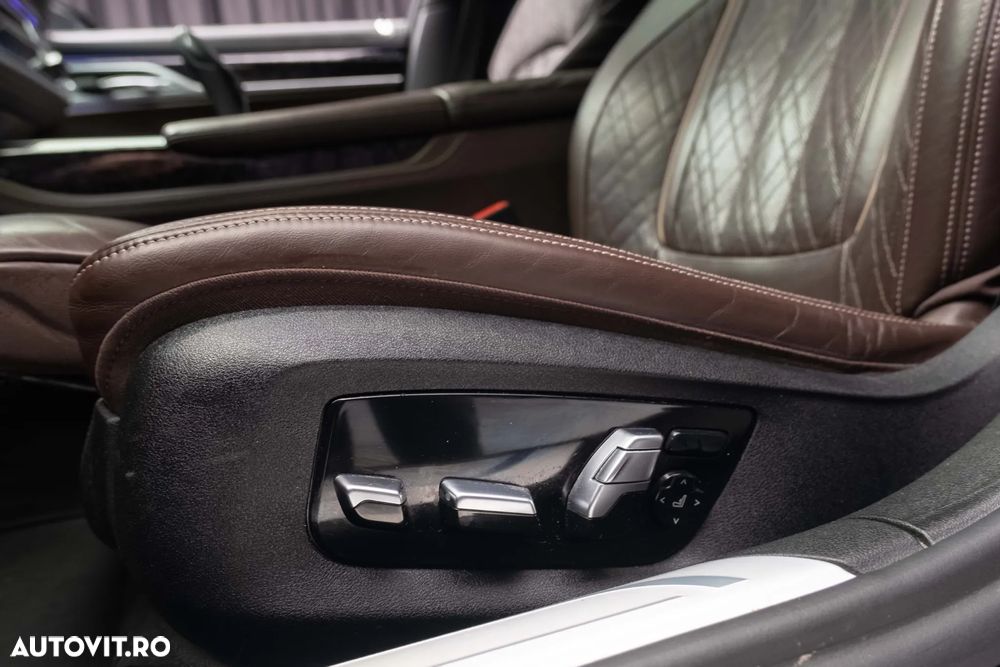 BMW Seria 7 750i xDrive - 18