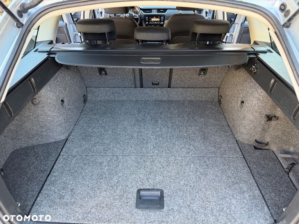 Skoda Octavia 1.6 TDI (Green tec) 4x4 Ambition - 8