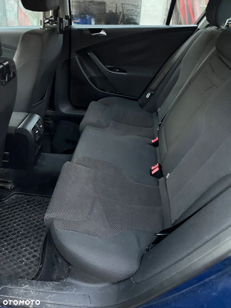 Volkswagen Passat 2.0 TDI Comfortline - 10