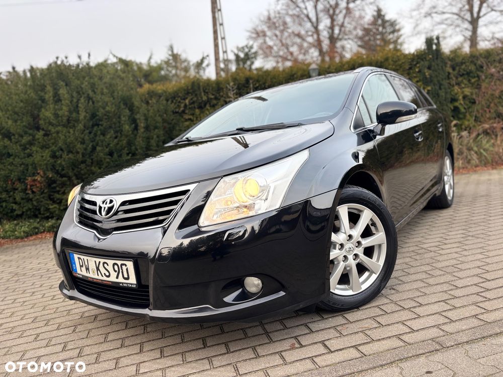 Toyota Avensis Touring Sports 1.8 Multidrive S Executive - 1