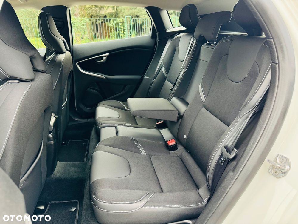 Volvo V40 D4 Drive-E Momentum - 39