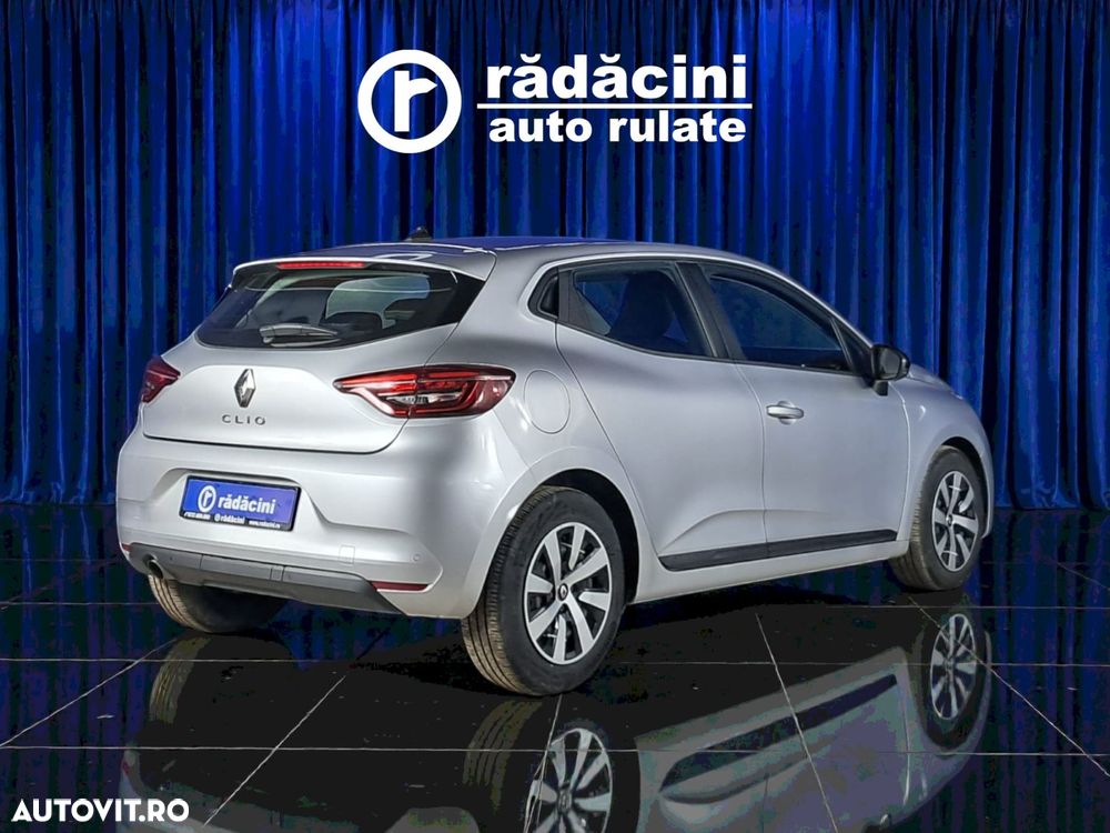 Renault Clio - 8
