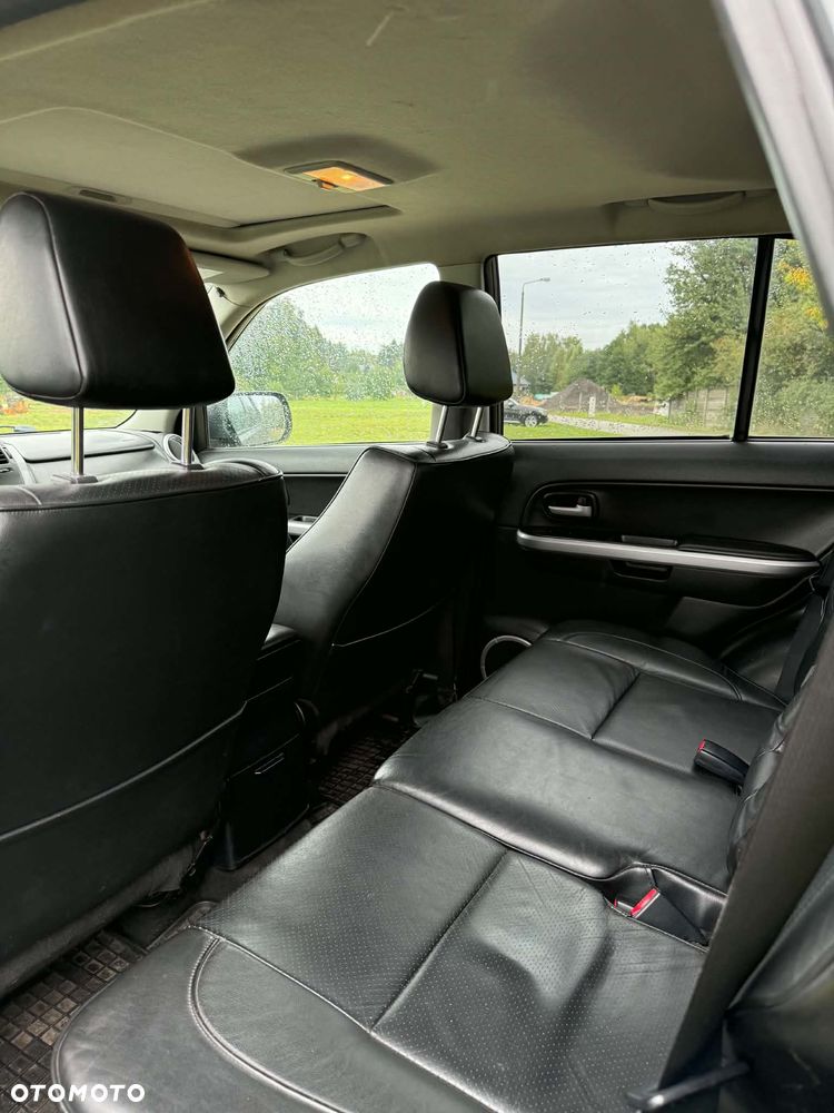 Suzuki Grand Vitara 2.0 - 8