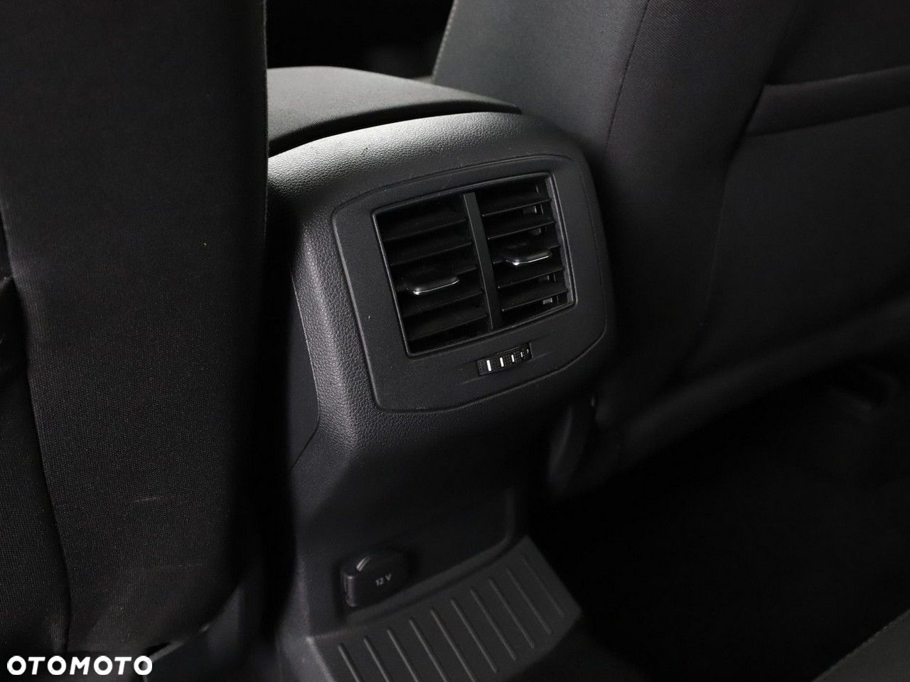 Volkswagen T-Roc 1.0 TSI Style - 32