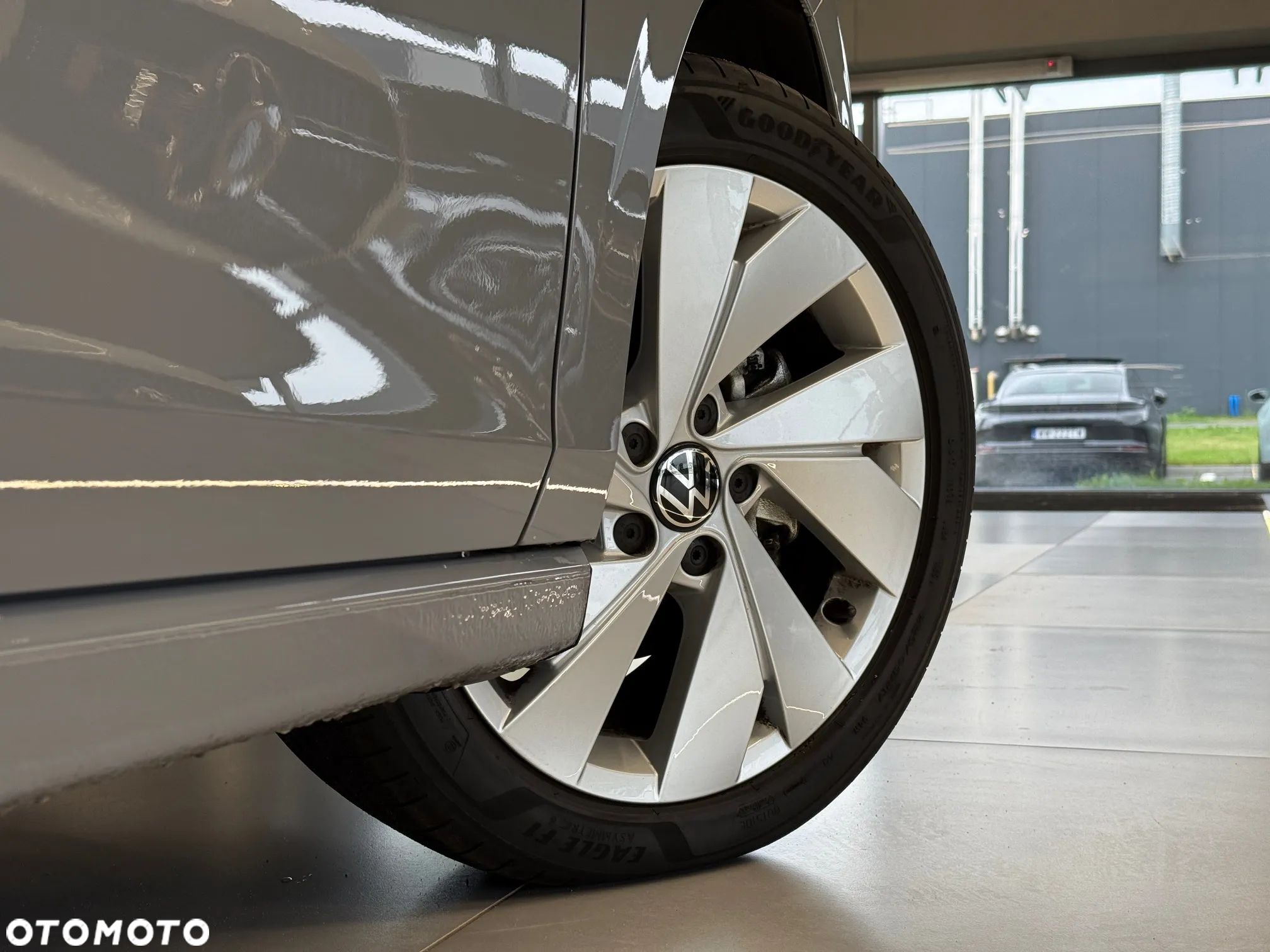 Volkswagen Golf - 10