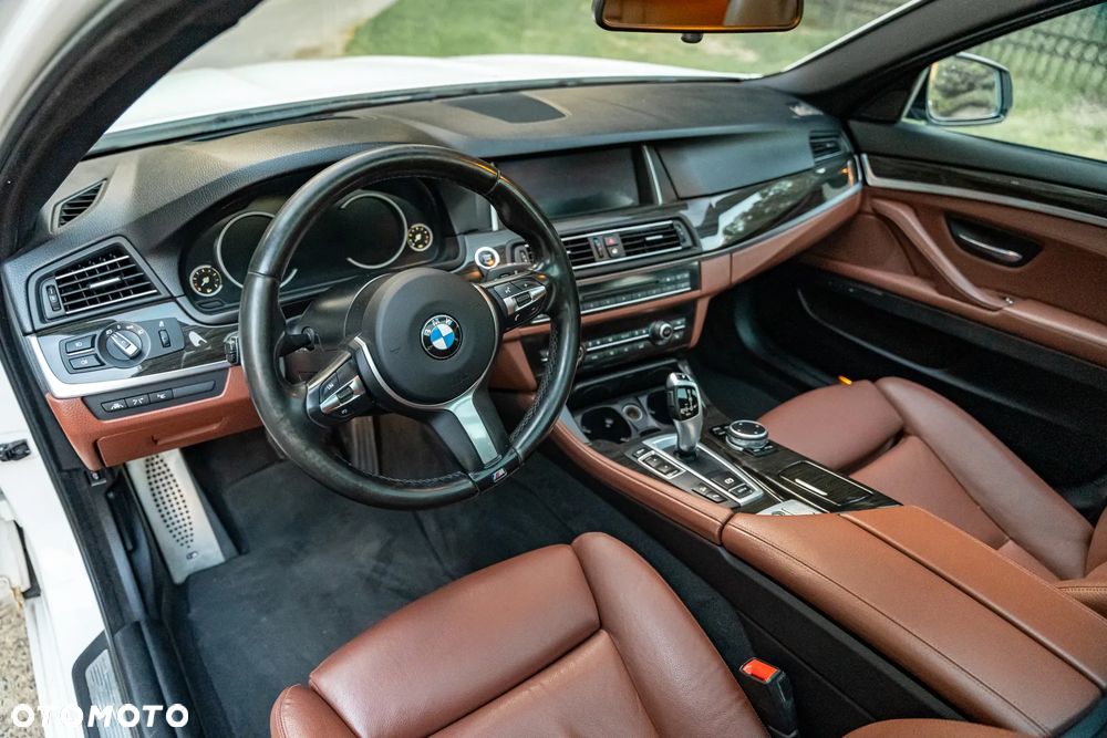 BMW Seria 5 530d xDrive - 32