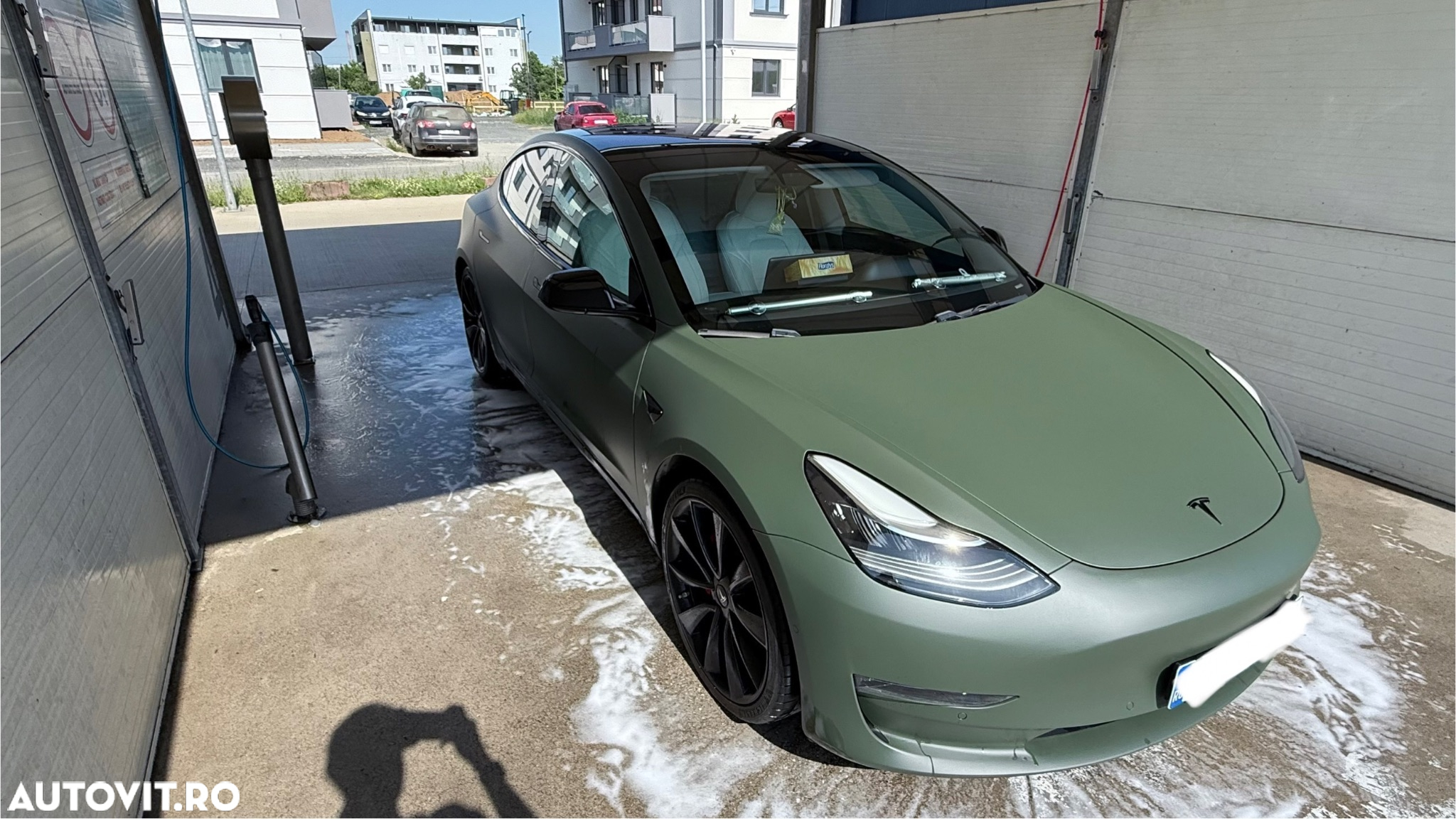 Tesla Model 3 - 2