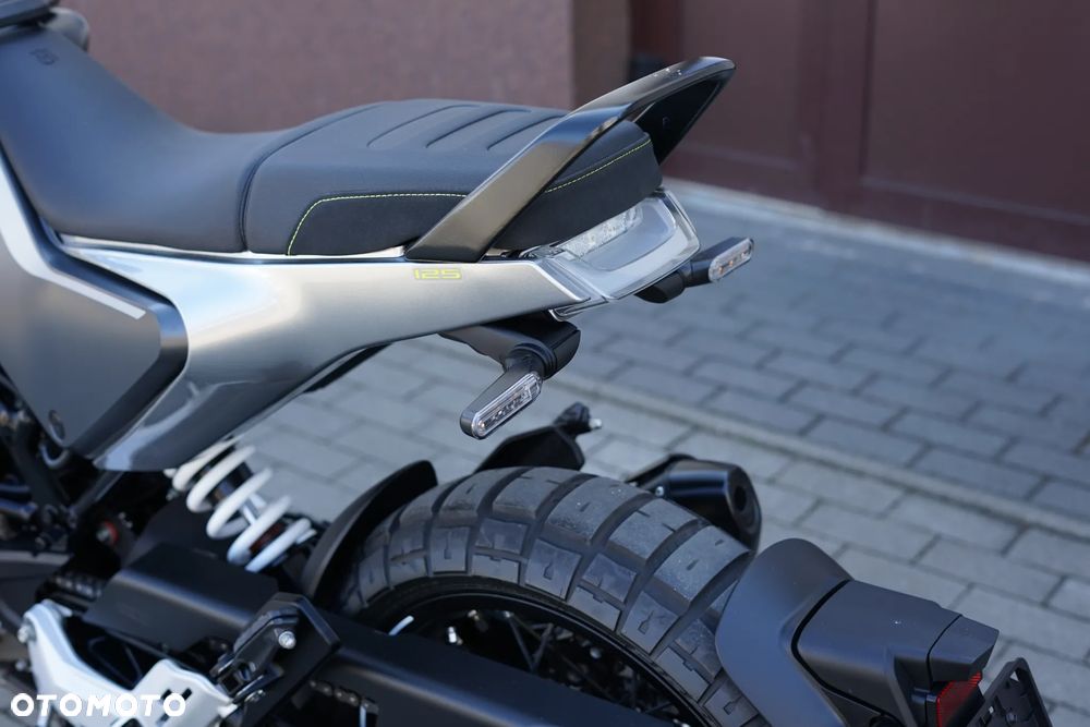 Husqvarna Svartpilen - 27