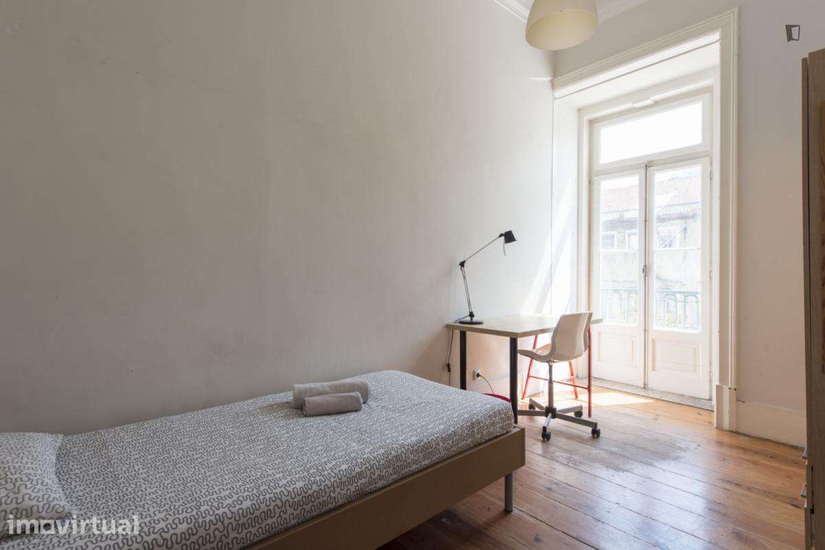 Quarto - localizado em Intendente Lisbon - Grande imagem: 5/17