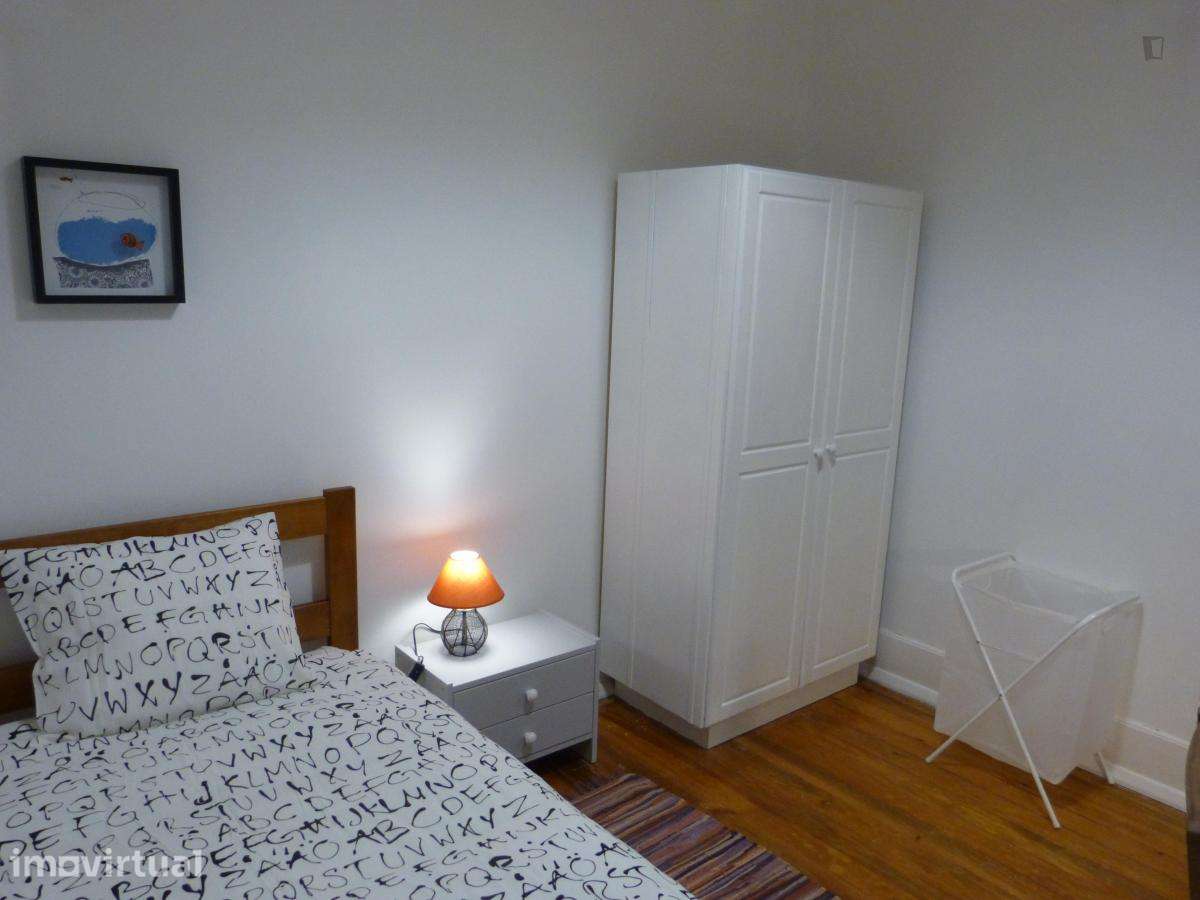 Quarto - localizado em Saldanha Lisbon - Grande imagem: 5/18