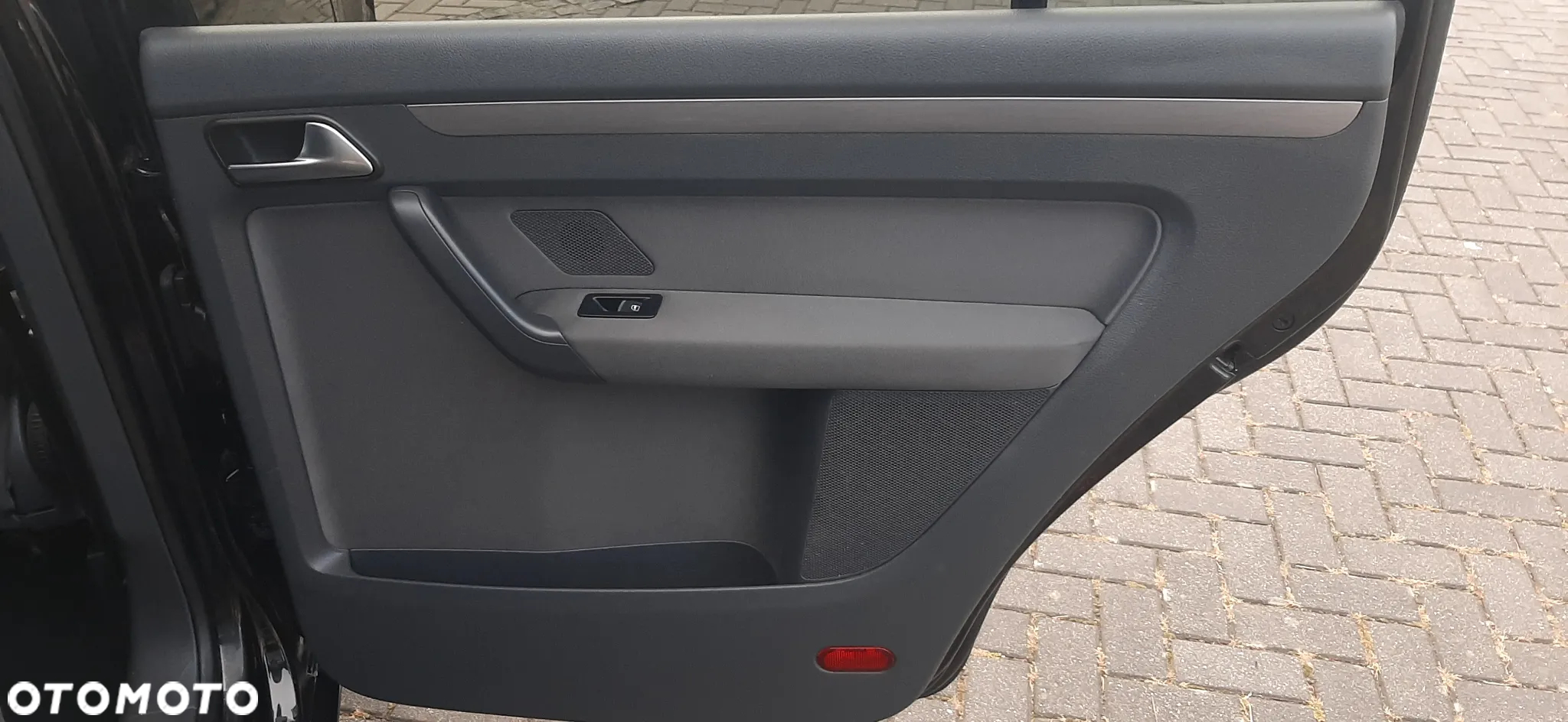 Volkswagen Touran 1.6 TDI DPF BlueMot Comfortline - 22