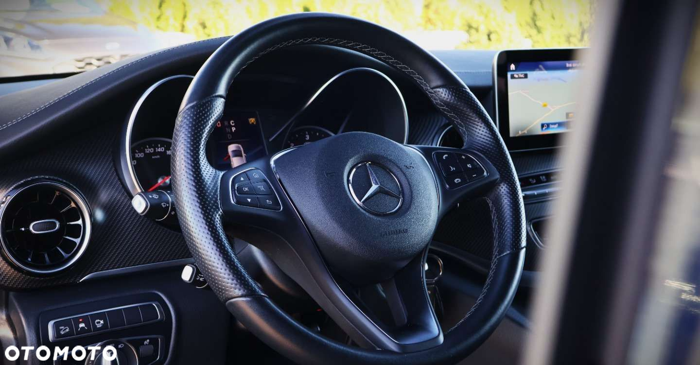 Mercedes-Benz Klasa V - 12